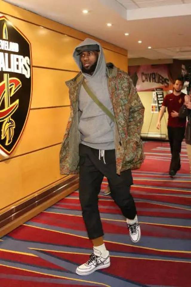 张伯霖：自己进几个球无所谓，只要球队能小组第一出线就行