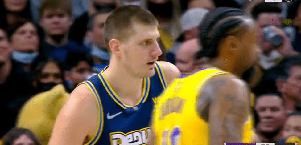 梁靖崑一脸沮丧令人心疼！10-6手握赛点被逆转 腰椎伤病困扰他9个月