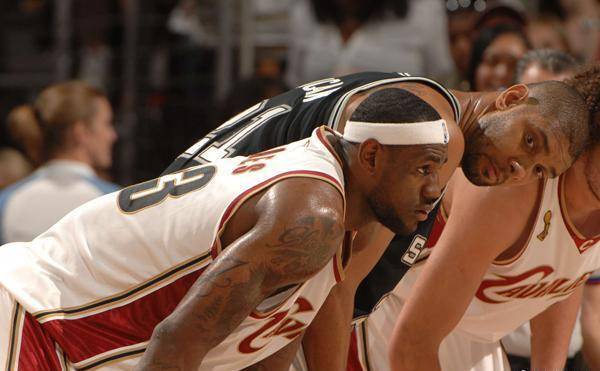 曼奇尼谈带伤比赛：除非把我腿弄断，否则别想让我离场