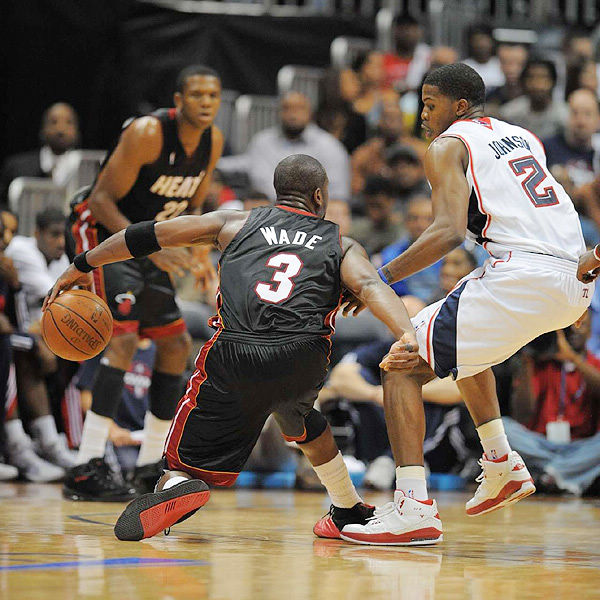 《王者荣耀》苍首款史诗皮肤“狼魂孤将”演示公开！