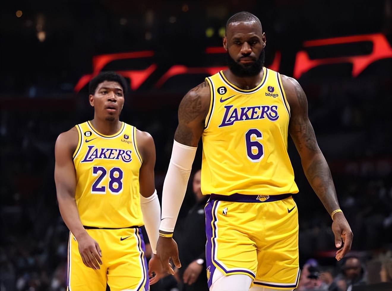 国足遭遇三连败！这届球迷很淡定：能踢就行！