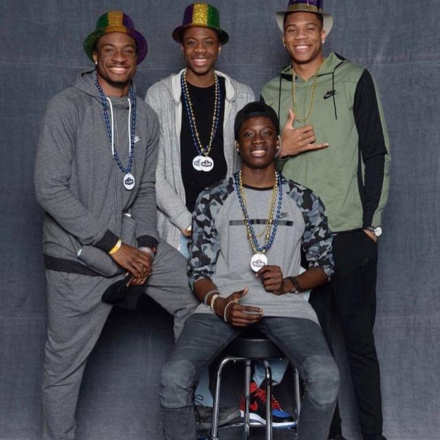 火箭迅速裁员后，二队又重新获得了泰勒·史密斯的发展联盟权利？