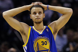 北青：国足本周将研究集训名单，朱辰杰是否戴面具出战很谨慎