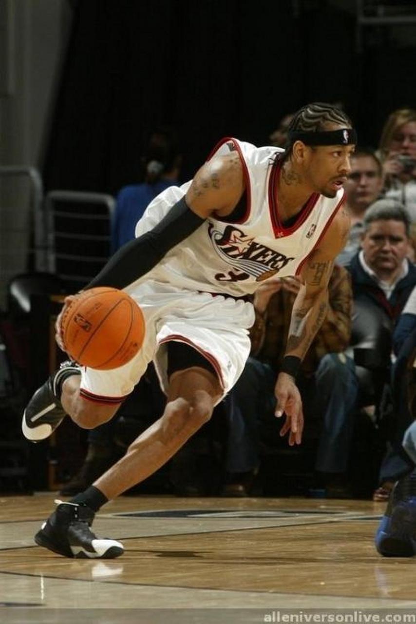 环足奖年最佳男足俱乐部候选：巴黎、切尔西、巴萨、拜仁在列